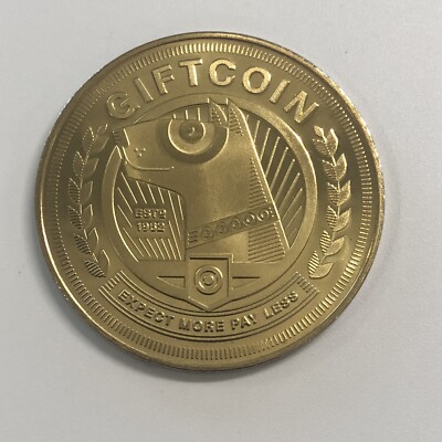 Target Limited Edition Gift Coin Gold Tone NO $ VALUE Bullseye   Dog Gift Card