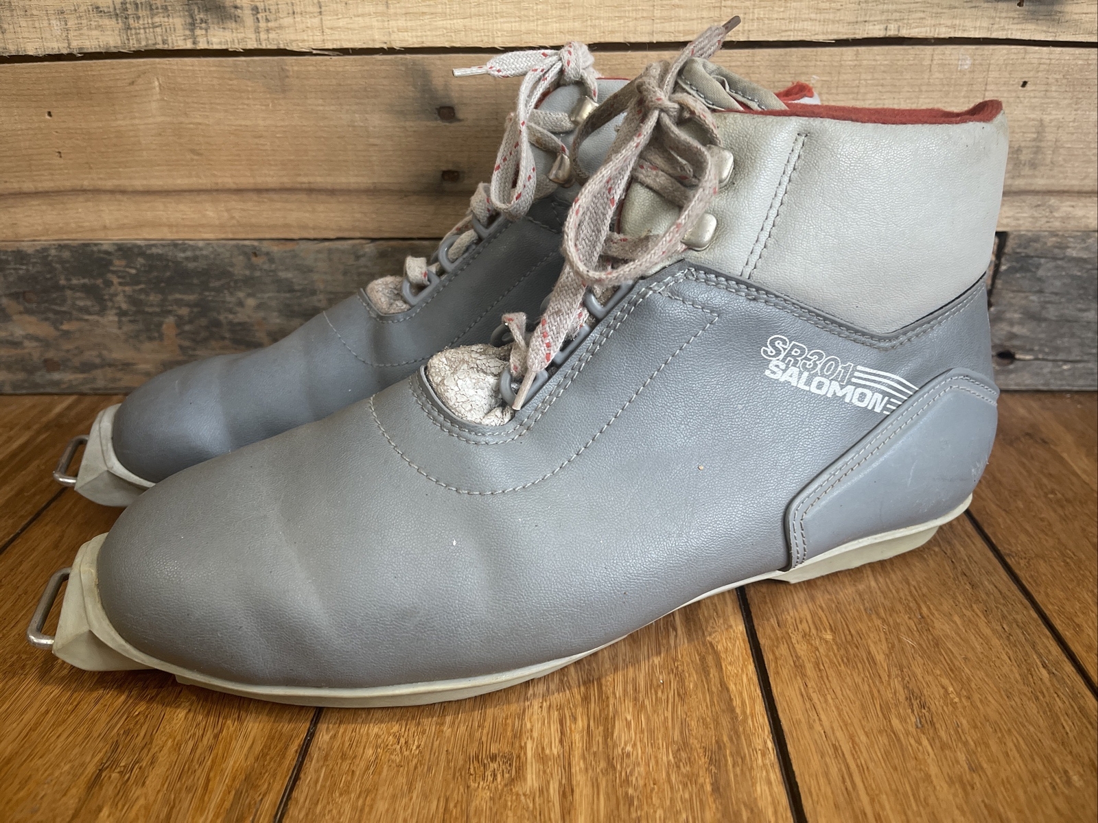 Vintage SALOMON SR301 SNS Cross Country Ski Boots Gray Red EU Size 43
