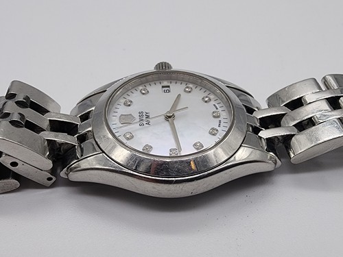 Reloj de cuarzo para mujer 24829 Victorinox Swiss Army Alliance esfera MOP usado - Imagen 6 de 11