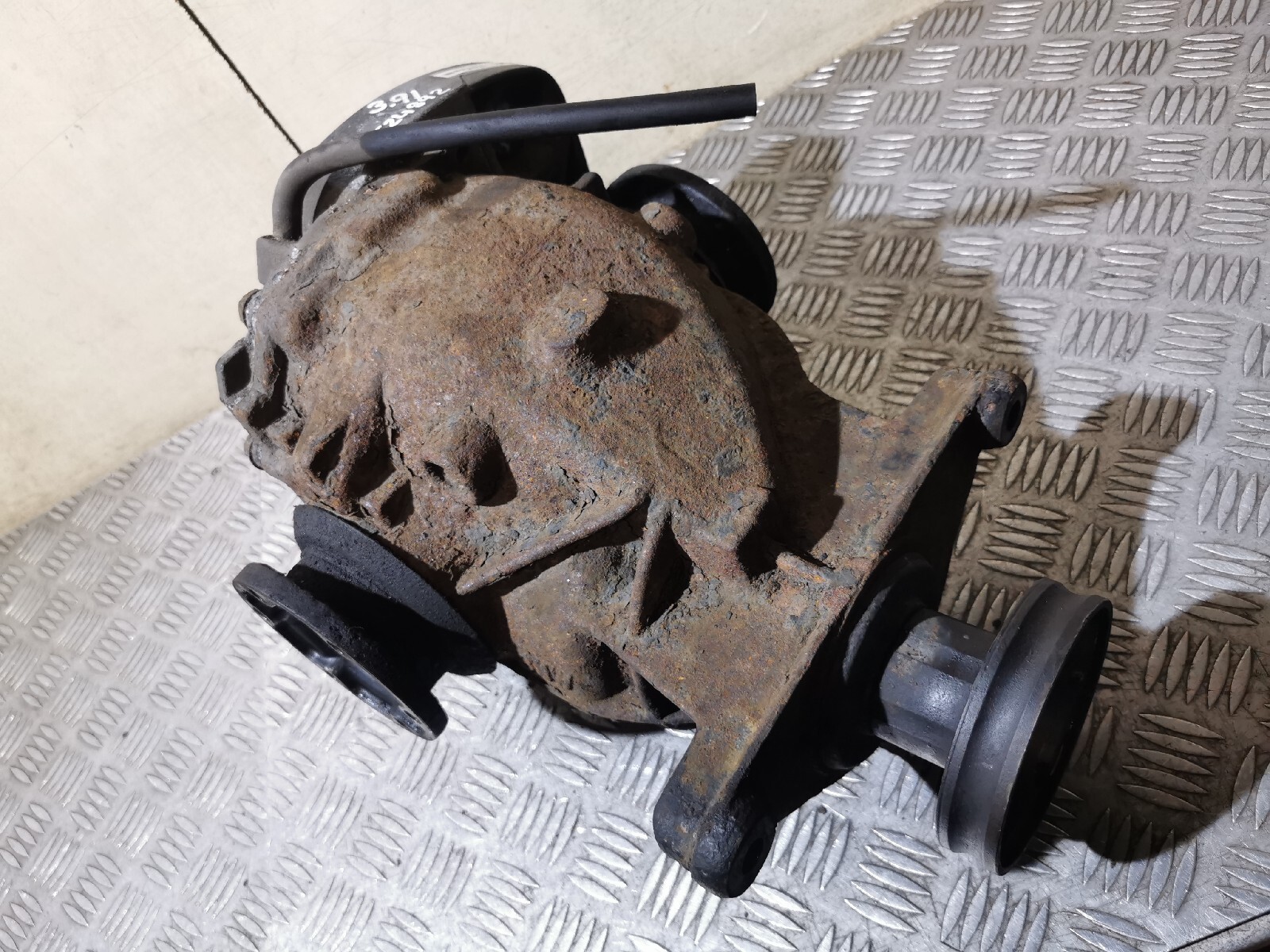 BMW X5 E53 3.0d 4.6is 4.8is Rear Differential Diff 3.91 Ratio 7524892