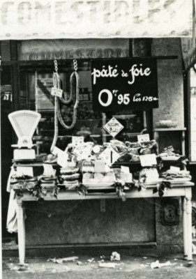 Frankreich Paris ? Straßenszene Metzger Schaufenster altes Foto 1930'