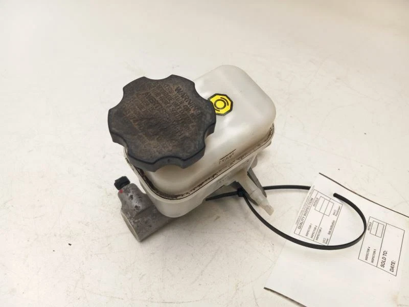 Hyundai Santa Fe 2007-2009 cilindro maestro de freno Foto 4 de 4