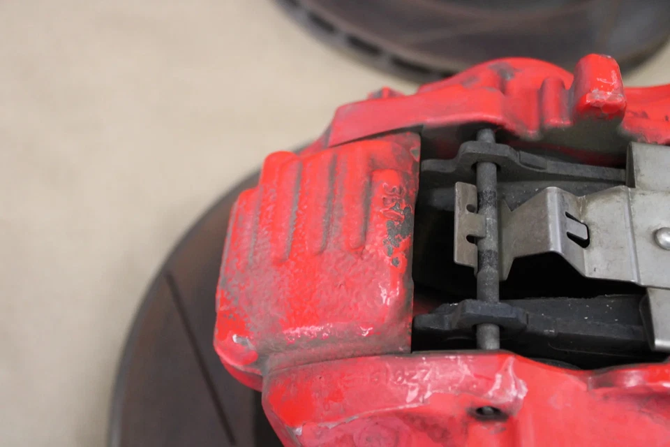 Dodge Challenger SRT8 2012 juego de pinzas de freno Brembo delanteras traseras con rotores Foto 4 de 4