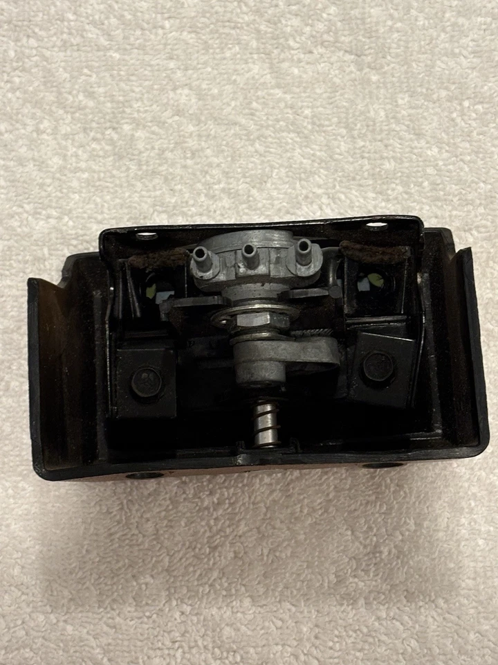Jeep SJ Grand Wagoneer  4WD Vacuum Actuator Switch 4x4  fits 84-91 - Image 4 of 4