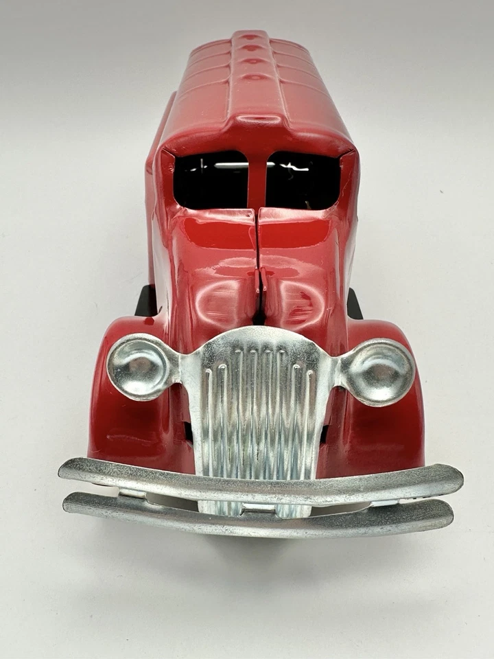 Camión cisterna Wyandotte vintage años 30/40 - acero prensado restaurado al original Foto 4 de 4