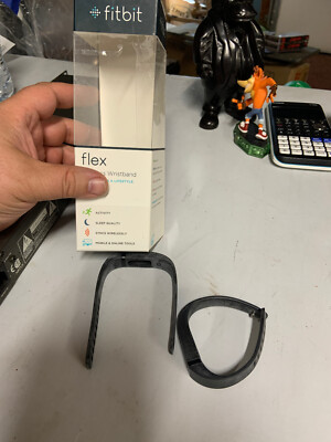Fitbit FB410 w/ band - no Charger