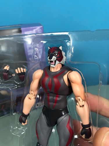 10195 Tiger the Dark S H Figuarts uomo tigre tiger man mask bandai action figure - Foto 3 di 6