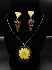 Handmade Natural Dried Daisy Flower Resin Necklace Earring Set