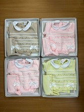 NEUGEBORENES BABY MÄDCHEN SPANISCHES STRICKOUTFIT MÄDCHEN ROSA WEISS VERPACKT KINDERWAGEN GESCHENKSET