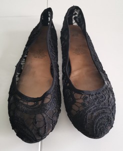 black lace ballet flats