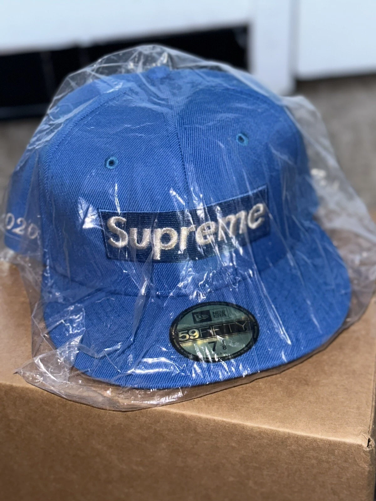 Chapeau Supreme 2020 1 M$ bleu de renommée mondiale nouvelle ère (taille 7 1/8) 59 cinquante ajusté
