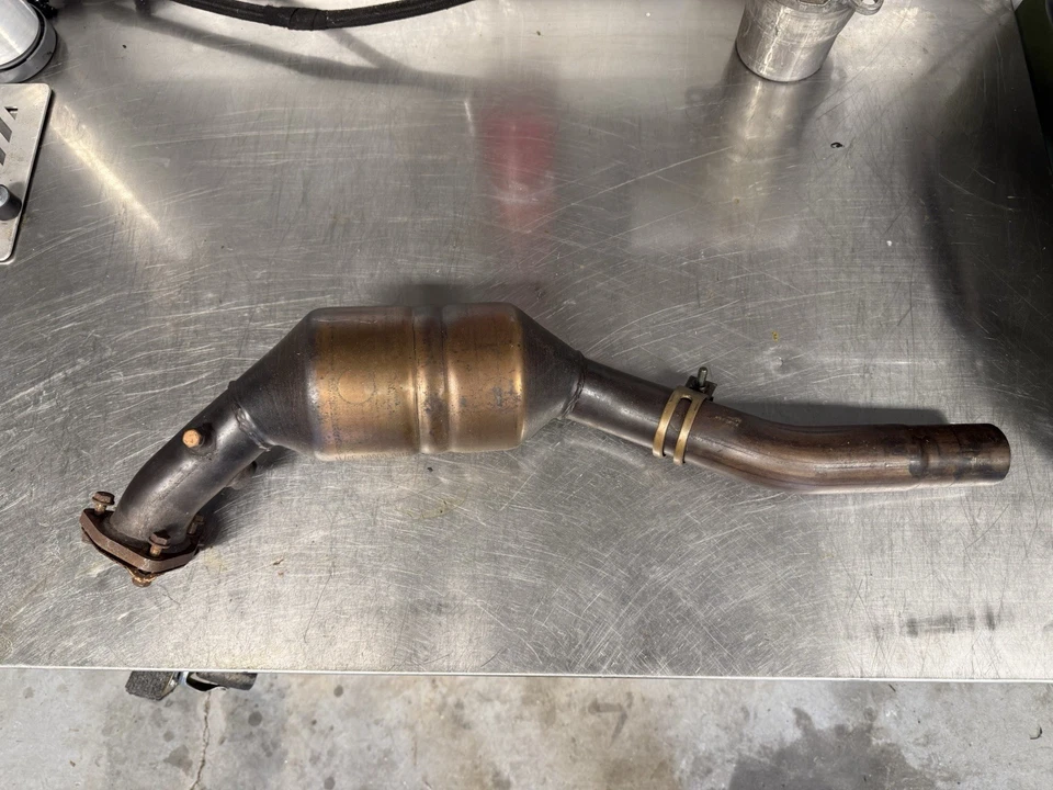 Convertidor catalítico ajuste directo Magnaflow 49928 Porsche 911 2002-2008 Foto 2 de 2