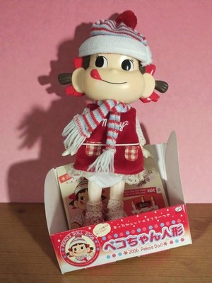 Peko-Chan Puppe 2006 Vintage, Soft Vinyl, Winteroutfit, Fujiya, Japanische Figur