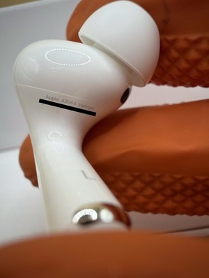 Apple AirPods Pro 3 Left AirPod ONLY-Model A3064 Genuine Apple OEM