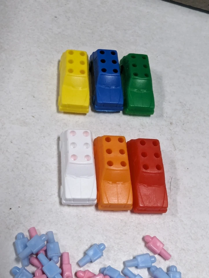 Vtg 1985 Milton Bradley Game of Life Replacement Piece Cars Vehicles Peg Pieces - Image 2 of 2