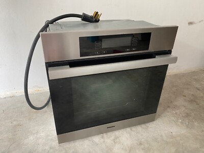 Miele H4684B Single Oven, barely used mint condition OEM 240V & 208V