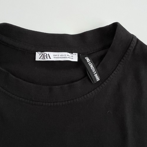 T-shirt Zara taglia S nera manica corta lunga orlo curvo classico minimalista - Foto 3 di 7
