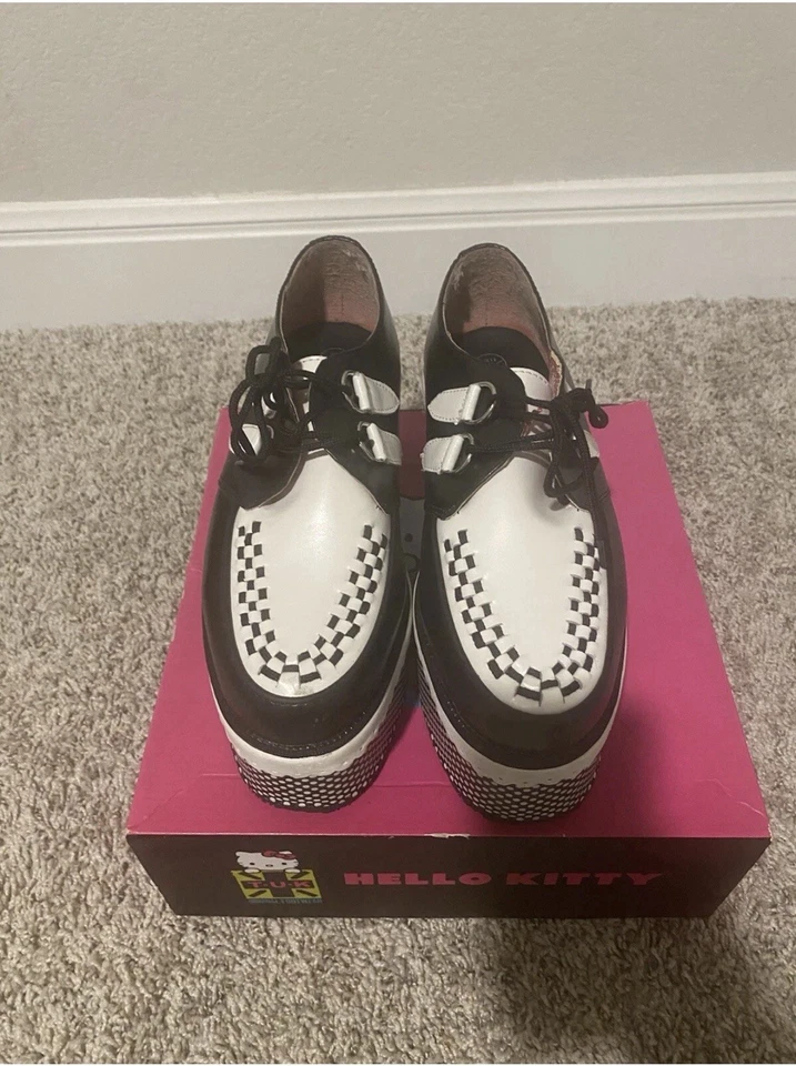 Talla 11- SANRIO Hello Kitty x T.U.K. Mondo Sole Creepers: doble para mujer Foto 3 de 4