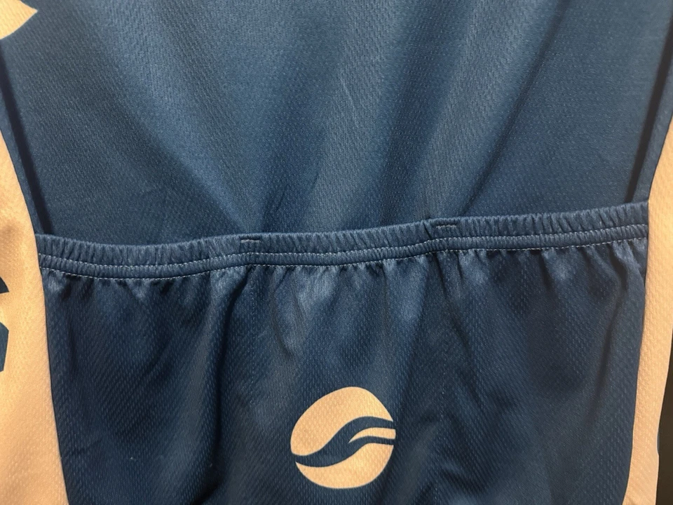 Giant White And Blue Women’s Cycling Jersey.  Verge sport/ Namebrand.  Size M - Image 4 of 4