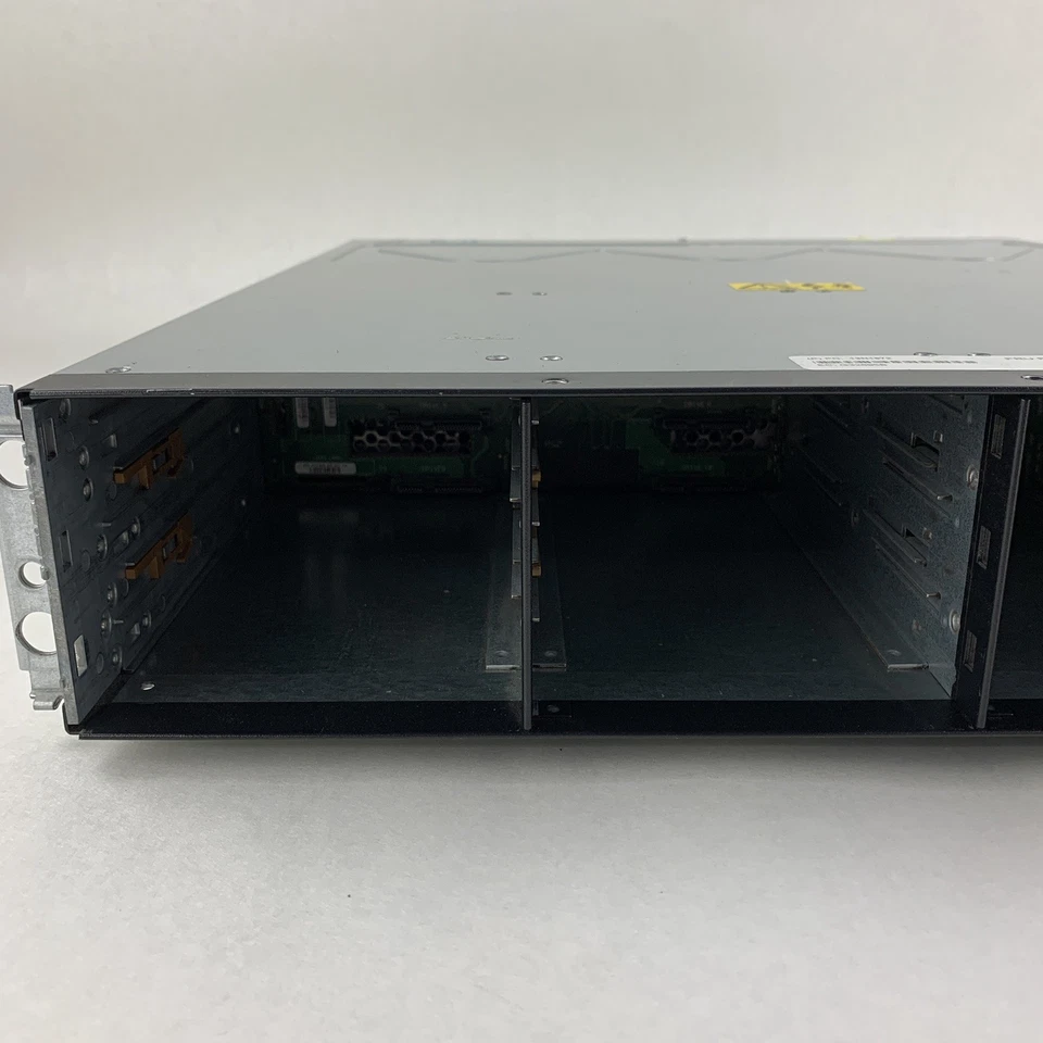 IBM 1727-HC1 EXP3000 13N1972 Enclosure Barebones Chassis Dual PSU No HDDs - Image 3 of 4