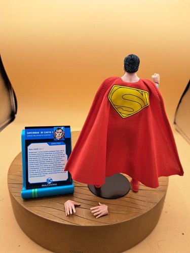 McFarlane DC Multiverse Crisis on Infinite Earths Superman Of Earth-2 Figure - Picture 3 of 8