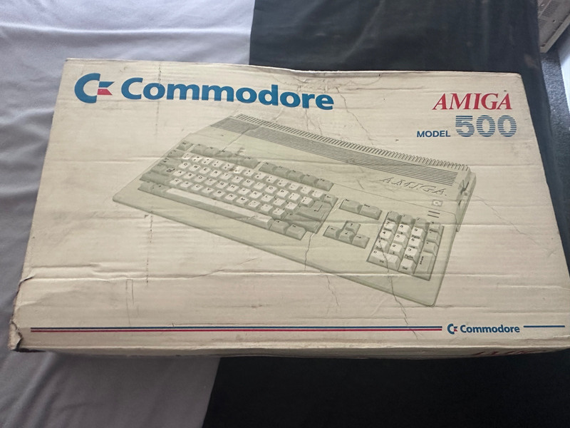Amiga 500 white system box in fair condition+ set of polys+bag etc see listing