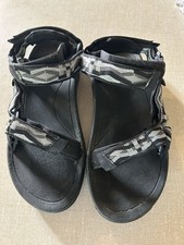 Teva Sandal Youth Size 4 Black Hurricane XLT Hiking Walking Barefoot Minimalist