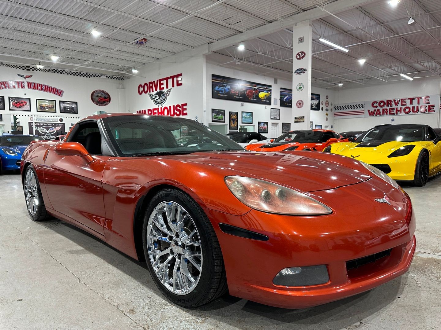 2005 [71U] Daytona Sunset Orange Metallic Chevrolet Corvette   | C6 Corvette Photo 7