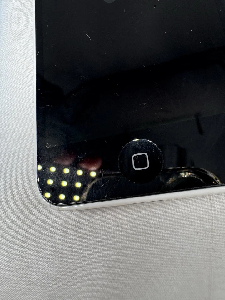 Apple iPhone 5c - 16GB - Blue White A1532 For Parts & Repair Cracked Passcode - Image 3 of 4