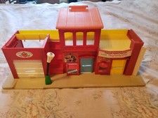 Vintage Fisher Price Little People Village