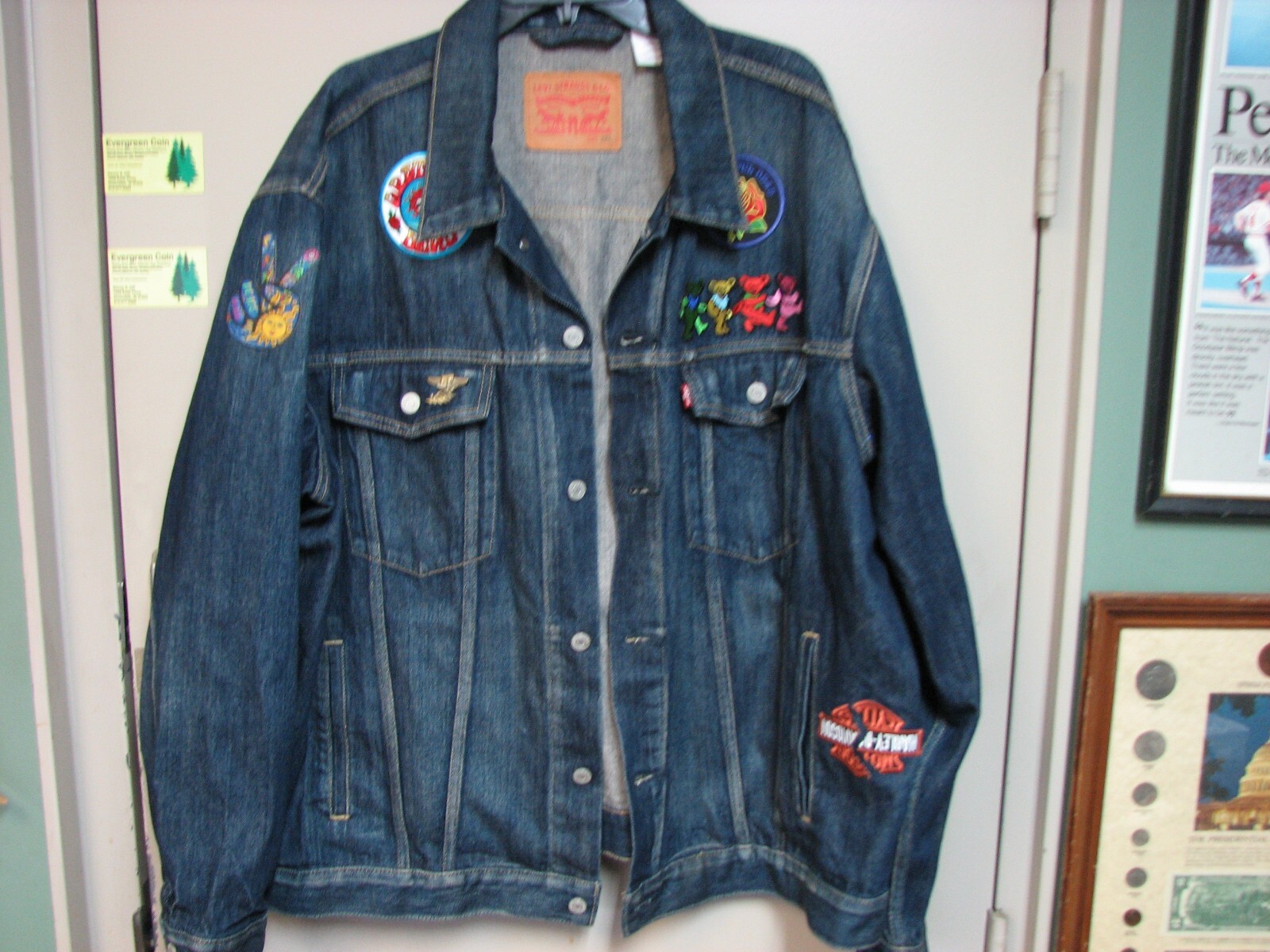 Gorgeous Levi Denim GRATEFUL DEAD Jacket W/Patches As Shown Size 3XL Gently Used