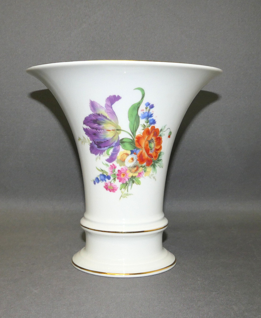 Große Fürstenberg Porzellan, Trompeten Vase, Blumenbouquet, Goldrand, 19,3 cm