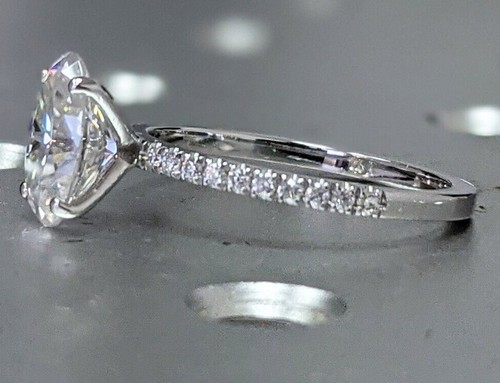 9*6MM Oval Moissanite Accented Solitaire Engagement Ring 14K White Gold Over Rin - Bild 6 von 9