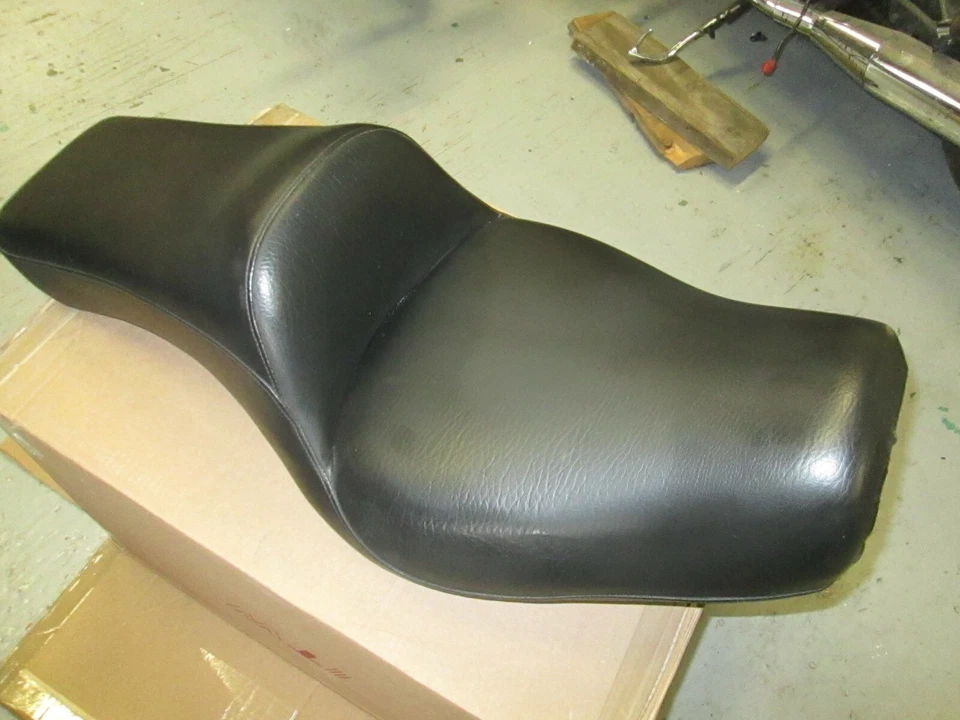 Vulcan 88 SE 1987-1990 VN1500 B montaje de doble asiento 53001-1517 Foto 2 de 4