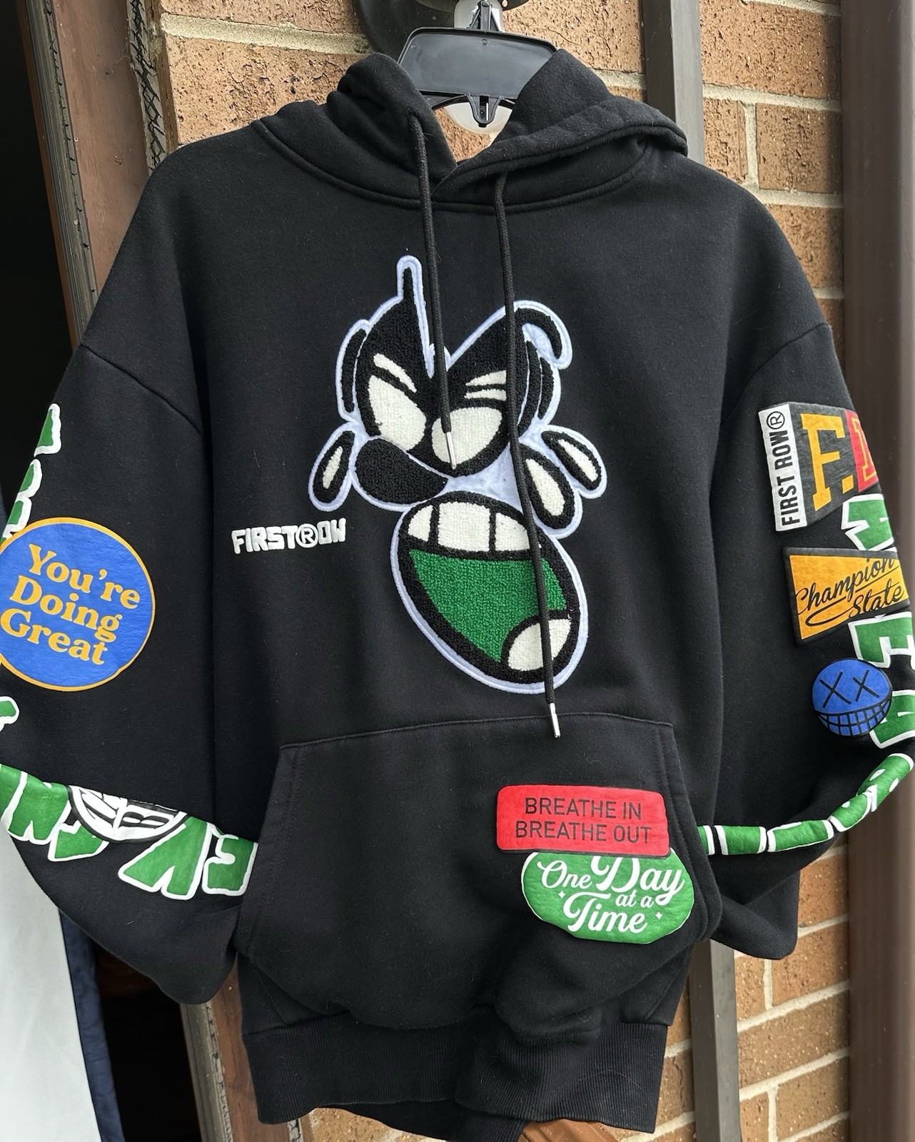 Felpa con cappuccio pullover prima fila uomo ricamata ricerca pace interna nero taglia S