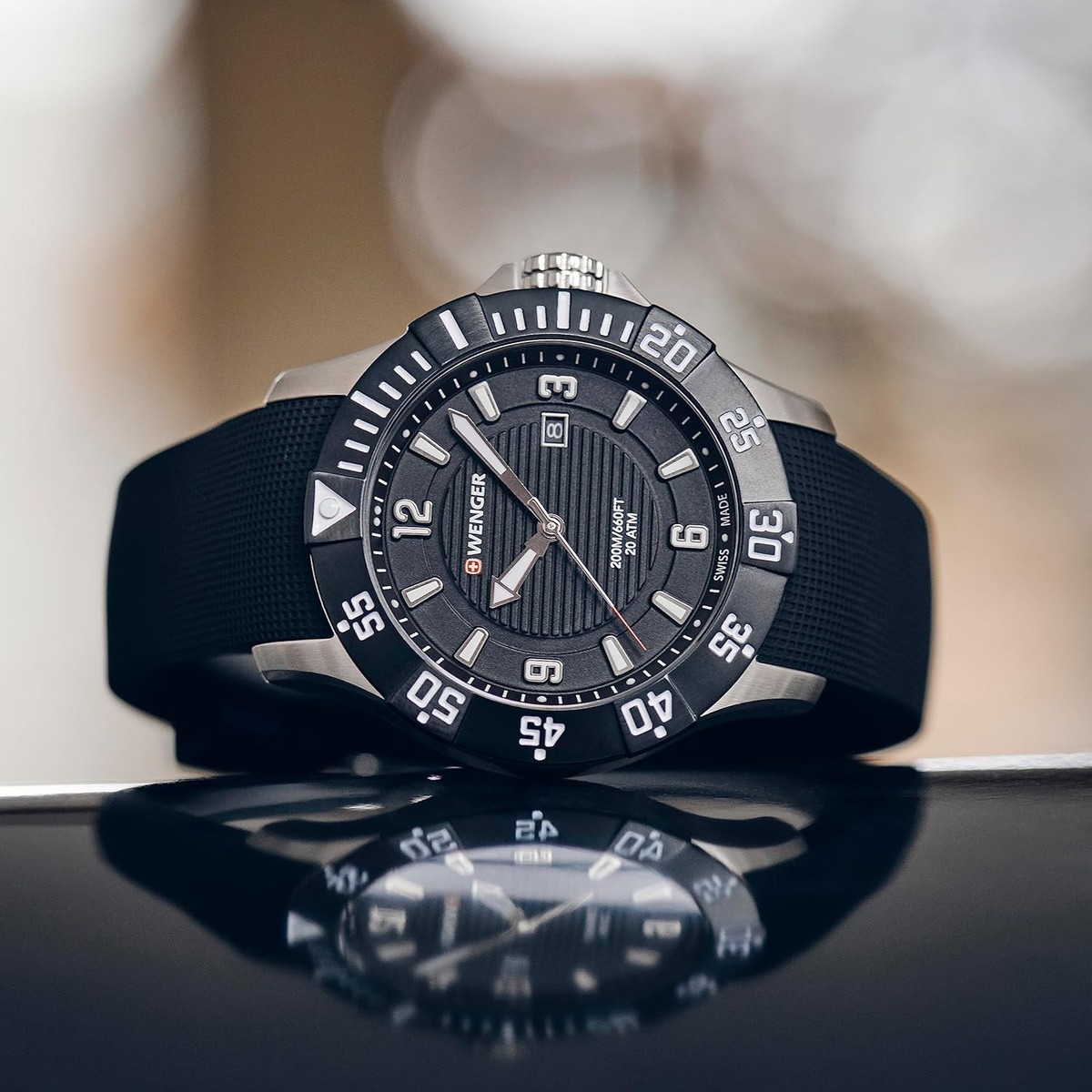 レア WENGER Seaforce 01.0641.129 メンズ 腕時計 Wenger Men's 01.0641.120 Seaforce Blue Dial SS Bracelet Dive