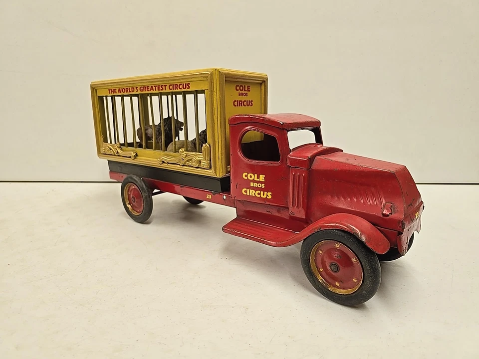 Camión antiguo Turner Toys personalizado de acero prensado y madera Cole Brothers Circus Mack Foto 4 de 4