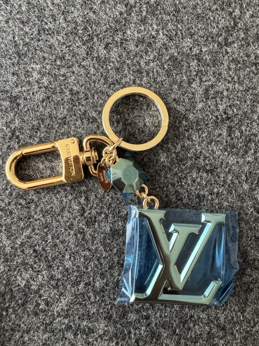 ルイヴィトン　キーホルダー　LVファセット　M65216 楽天市場】LOUIS VUITTON ルイヴィトン キーリング LVファセット