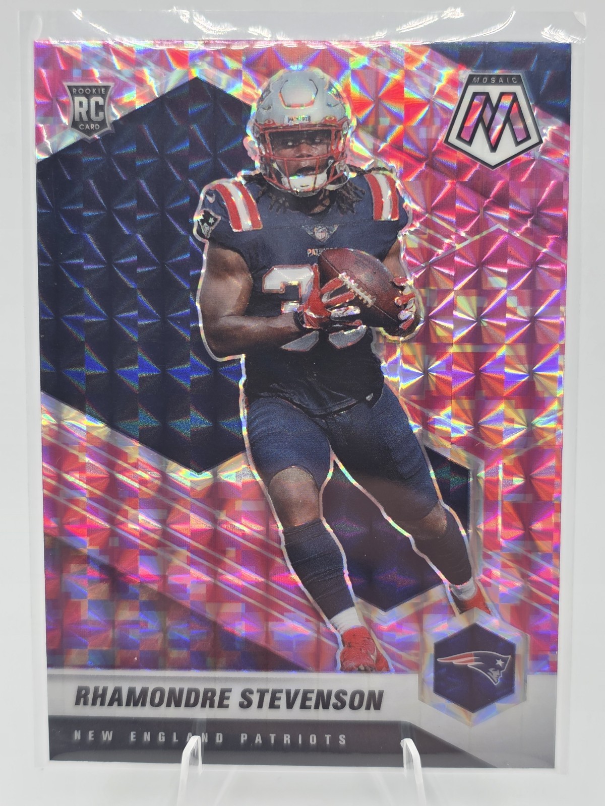 2021 Panini Mosaic - Rhamondre Stevenson #337 Pink Camo Prizm (RC) Patriots 