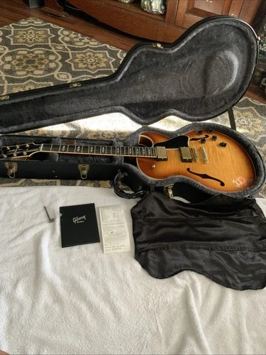 BEAUTIFUL 2009 GIBSON ES-137 CU CUSTOM USA w/cert. MUST SEE