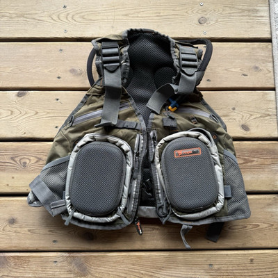 Orvis Safe Passage Fishing Backpack Nylon/Mesh 5 Pockets Shoulder Strap Green