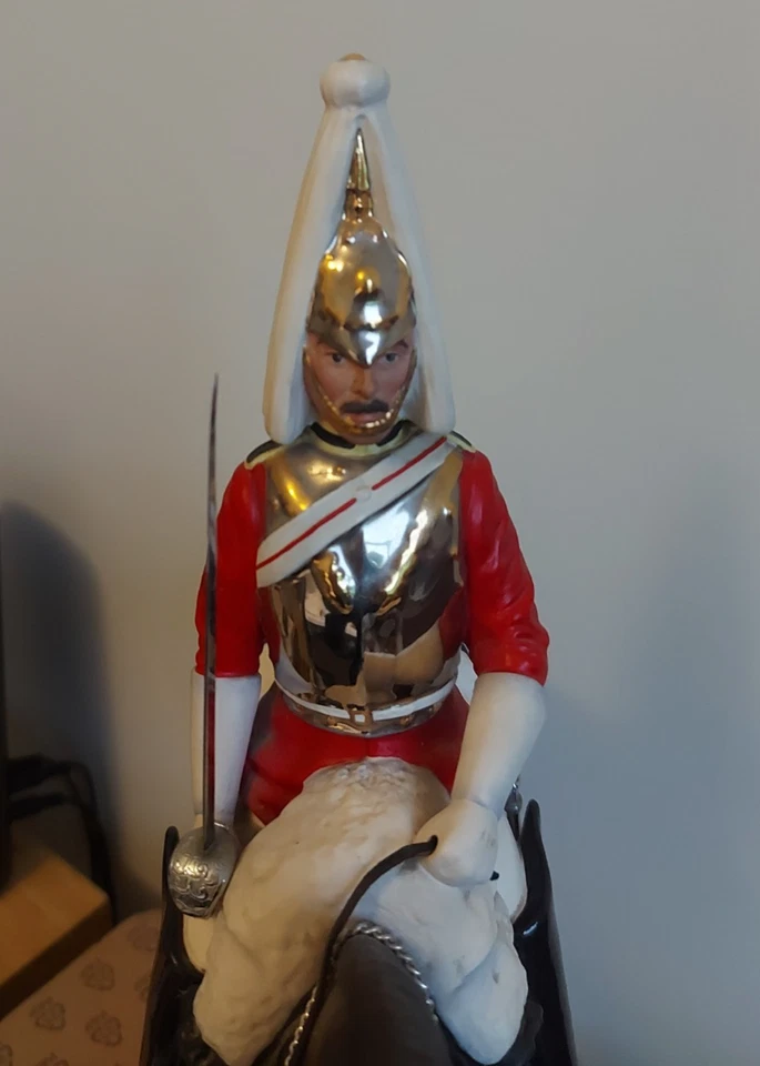 Beswick Connoisseur Mounted Lifeguard Figurine Stye 2 Model no. 2562 - Image 2 of 4