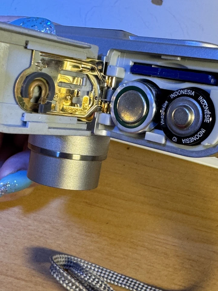 PENTAX Optio 50 5MP PENTAX Lens 3x Zoom 5.4mm 16.2mm, 5.0 Megapixels Digital  - Image 2 of 4