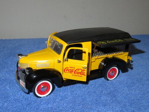 COCA-COLA 1947 DODGE CANOPY DELIVERY TRUCK ERTL 1:25 OPENING DOORS & CANOPY - Picture 2 of 10