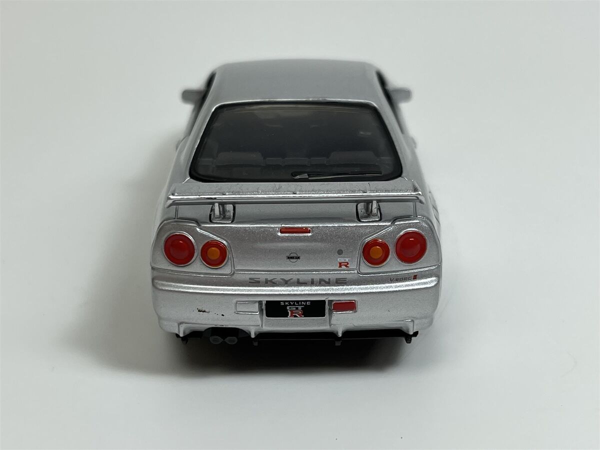Nissan GT R34 V Spec II RHD Silver 1:36 Scale Tayumo Nissan GT R34 V Spec II RHD Silver 1:36 Scale Tayumo