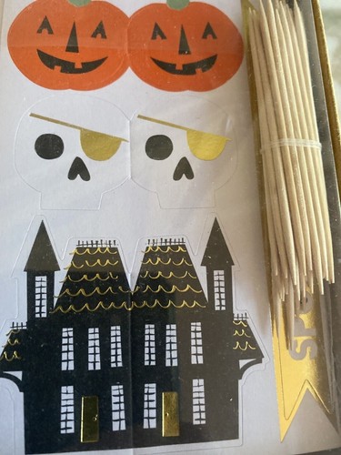 Meri Meri Something Wicked Halloween Cupcake kit 24 Cases and Toppers - Picture 5 of 7