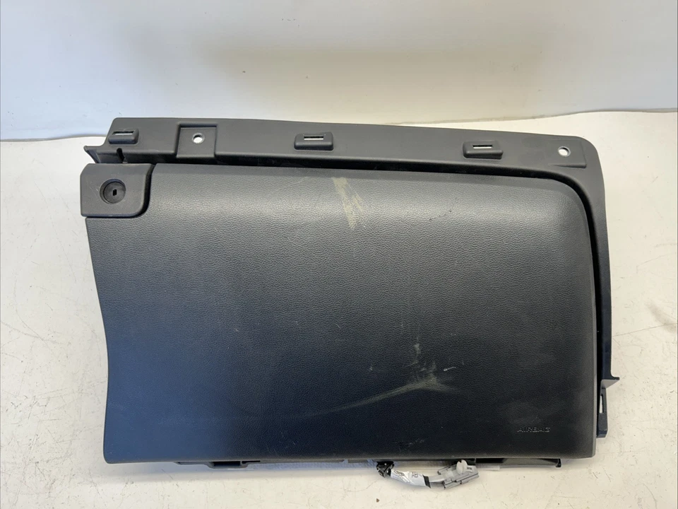 OEM TABLERO GUANTERA ALMACENAMIENTO PARA FORD MUSTANG FR3B-6306046-A 2015-2020 Foto 2 de 4