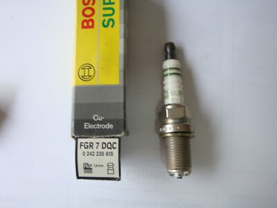3 X BOSCH SUPER SPARK PLUG FGR7DQC / 0242235615 == SAME DAY DISPATCH