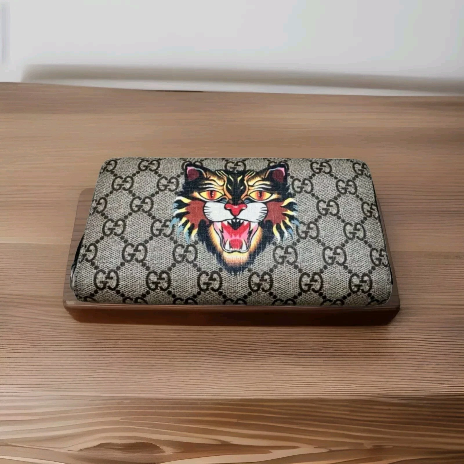 GUCCI GG Supreme Tiger Long Wallet Round Zipper Unisex Used without box