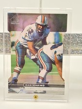 1998 SP Authentic - Dan Marino #82 Die-Cut /500